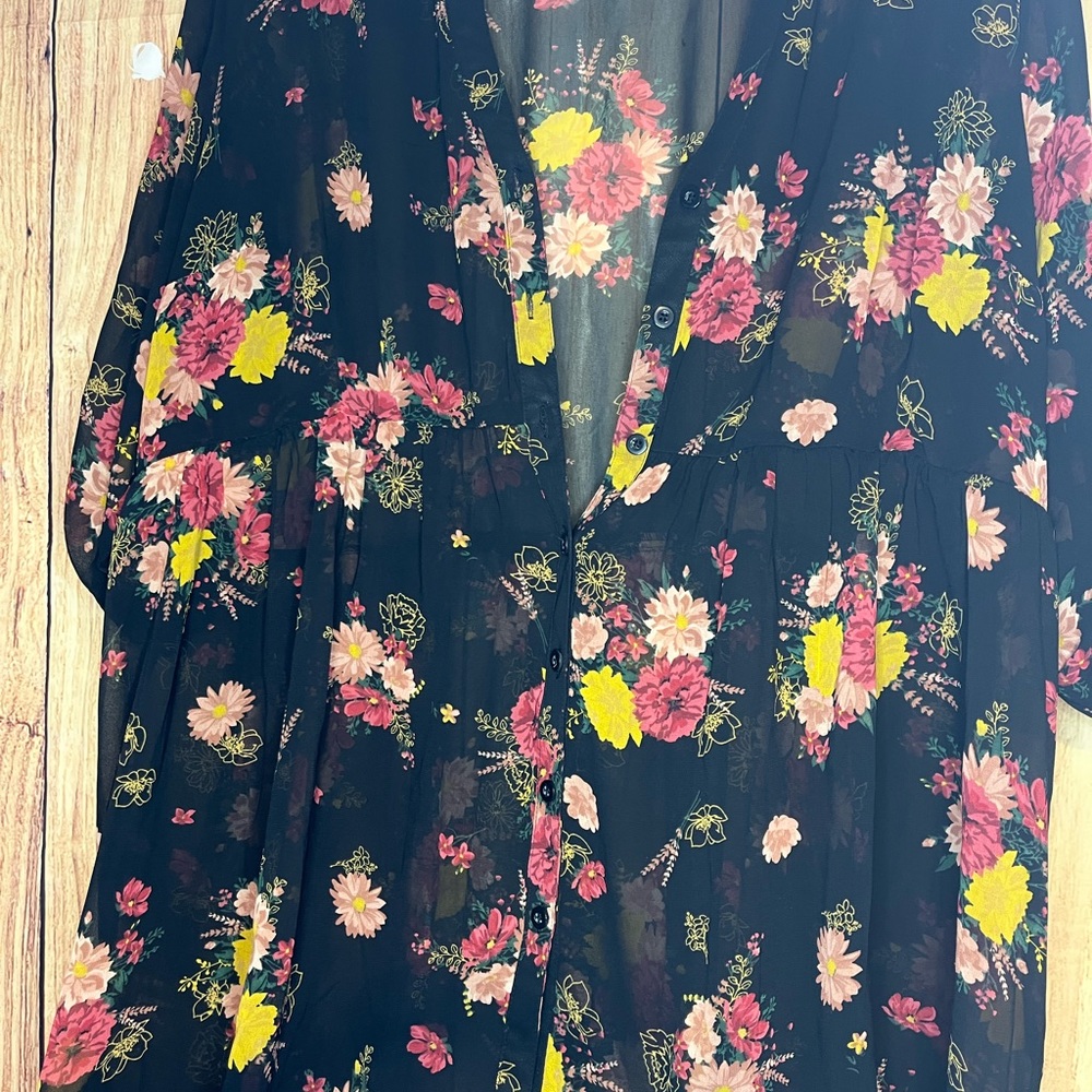 Torrid Plus Size 1 (1x) Plus Flowy Top Like New - image 4